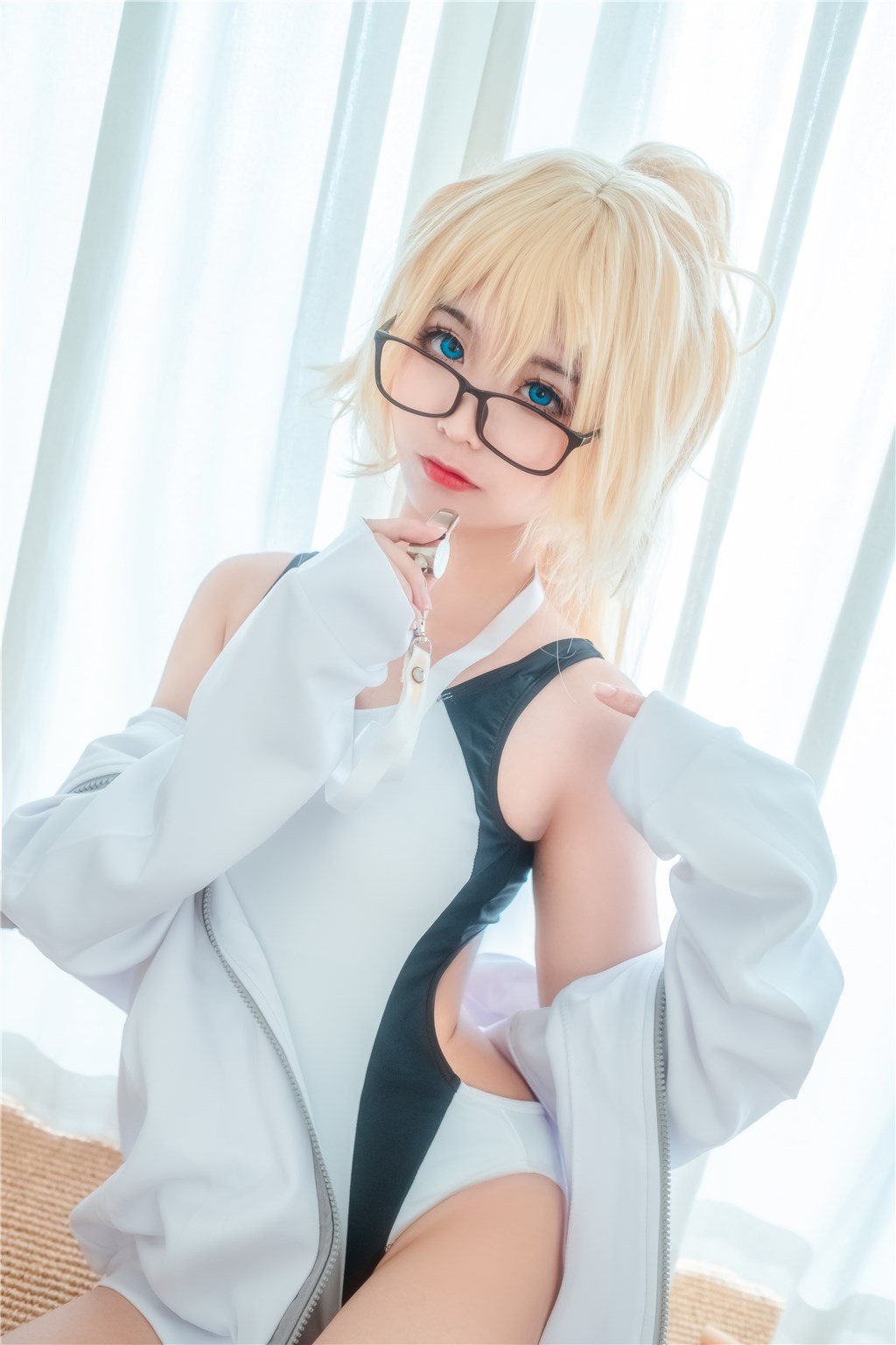 【麻豆官媒官方网站】夜语悄悄：揭秘明星在深夜低语中传递的那份禁忌情感