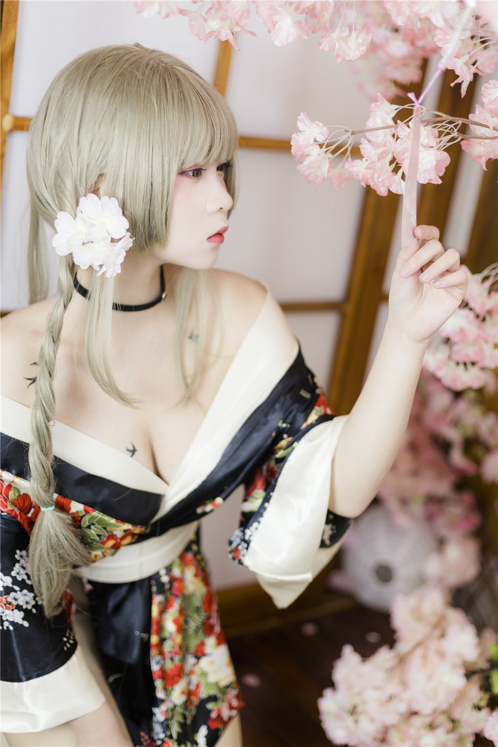 海角社区下载使用体验直击:苹果端如何让在线互动中每一句低语都变成撩人情感的完美注脚