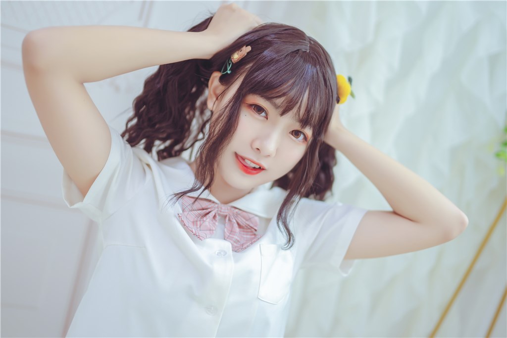 51吃瓜网深夜独家揭秘：在霓虹闪烁中，明星低语勾勒出那段禁忌情愫的秘密轮廓